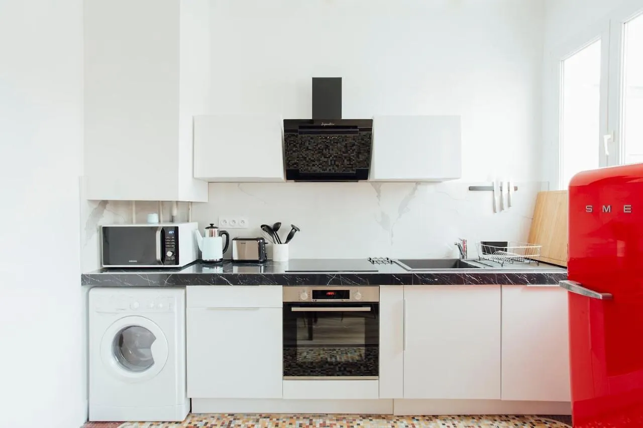 Sandy - 2 Bedrooms Apartment Biarritz